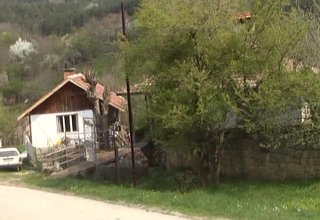 В Липница арестуваха мъж, който месеци наред разбивал и ограбвал къщи и вили Скрийншот