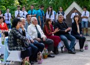 Среща на поколенията събра бивши и настоящи гимназисти