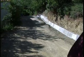Англичани правят път във вилната зона в Трудовец Скрийншот