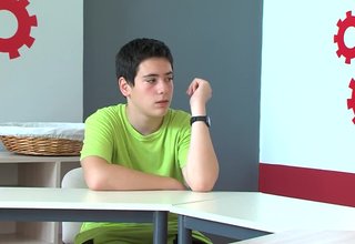 Успех над средния за страната на матурите в 7 клас са показали учениците от Основно училище „Никола Вапцаров”, които учат в паралелка с разширено изучаване на математика Скрийншот