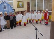 Деца от Детска градина “Звънче“ поднесоха празнична програма в Дома за възрастни хора “Д-р Адриян Атанасов“ 