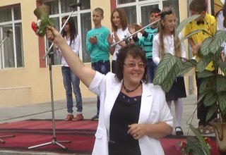 Каква бе атмосферата на откриването на учебната година и в основно училище Васил Левски Скрийншот