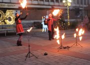 ЗА ПЪРВИ ПЪТ В ЕТРОПОЛЕ СИЯЕ КОЛЕДНО ГРАДЧЕ