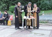 С панихида и поднасяне на цветя започна тържествената част от Празника на Етрополе 