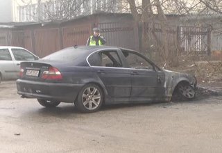 Запалиха БМВ-то на 28-годишен врачежанин Скрийншот