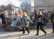 За поредна година обичаят „топене на пръстени” събра десетки ботевградчани