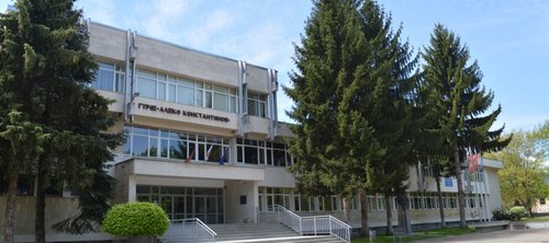 Свободни места за учители в Езиковата гимназия в Правец