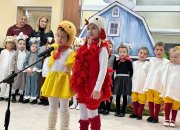 Деца от Детска градина “Звънче“ поднесоха празнична програма в Дома за възрастни хора “Д-р Адриян Атанасов“ 
