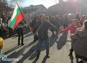 Фолклорни танци, духова музика и много настроение при изпълнението на обичая “Топене на пръстени“