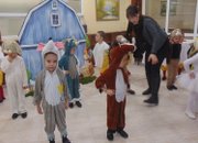 Деца от Детска градина “Звънче“ поднесоха празнична програма в Дома за възрастни хора “Д-р Адриян Атанасов“ 