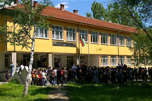 МОН пусна система за онлайн кандидатстване в гимназия