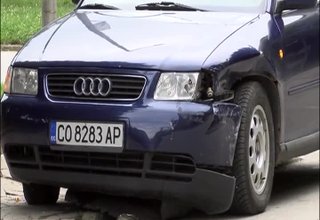 Удариха се две коли на кръстовището на бул. „Цар Освободител” и ул. „Рила” Скрийншот