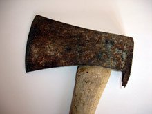 29-годишен получи брадва в главата от пастрока си