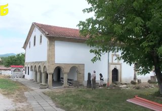 Със средства от общината и дарения на жители се извършва ремонт на храма в Литаково Скрийншот