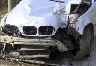 Лек автомобил се обърна край пътя за Боженица Скрийншот
