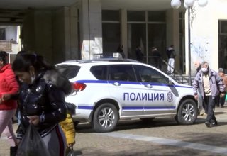 Полицията въдвори ред при получаването на пенсиите в Ботевград Скрийншот