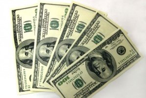 Мъж, обявил живота си на търг, събра $ 400 000