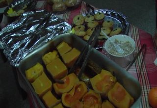 Вкусна Коледа. Така може да наречем благотворителната акция тази вечер в музея Скрийншот