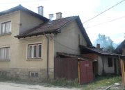 Пожар в центъра на Етрополе