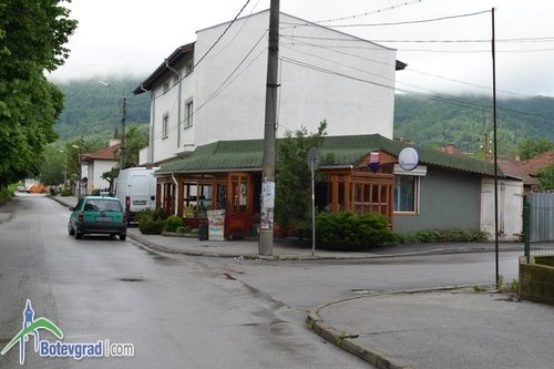 Осъдиха на 2,4 години затвор мъжът, който нападна продавачка и ограби магазин