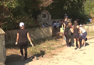 Повече от 10 тона боклуци са събрани на територията на община Ботевград на 14 септември Скрийншот