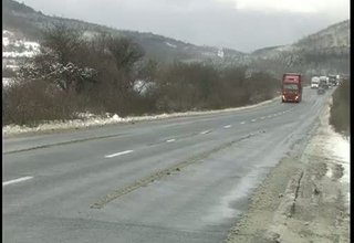 Километръчно задръстване се образува тази сутрин на главен път Е-79 в местността Копяновец Скрийншот