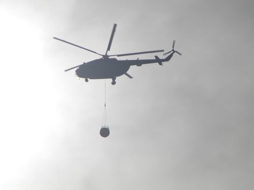 Продължава борбата с пожарите над Лопян, Яна и Брусен