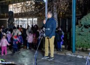 Тържествено запалиха светлините на коледна елха в центъра на Ботевград