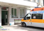 19-годишен оцеля, след като се хвърли от осмия етаж
