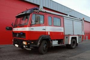 Пожарникари свалиха  две деца през балкона на жилищен блок