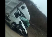 Един човек е пострадал при катастрофа между бус и ТИР на пътя Ботевград – Мездра в района на Новачене /допълнена/