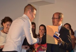 18-годишният талант Никола Григоров спечели първа награда на фестивала за песен на френски език, който се проведе в Пловдив Скрийншот