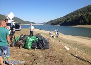 Над 100 доброволци почистиха района на язовир „Бебреш”