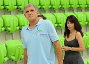 Фамилия Везенкови гледа волейбол в Арена Ботевград
