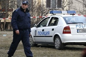 Непълнолетен уби бременната си приятелка