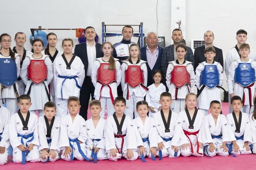 Министърът на спорта Иван Пешев посети тренировка на Сунг Ри Ботевград
