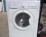 Продавам пералня със сушилна INDESIT 6+5 , внос от Германия, клас А+. Казан от карборан, шумоизолаци