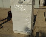 Продавам цяла бяла съдомиялна машина Bosch ,зa 9 комплекта клас А+ 