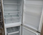 Продавам иноксов хладилник с фризер 3 рафта марка INDESIT 