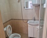 Дава се самостоятелна стая със Санитарен Възел!