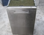 Продавам съдомиялна машина Whirlpool зa 9 комплекта клас А  за вграждане.ВИСОКА 85, ШИРОКА 45, ДЪЛБО