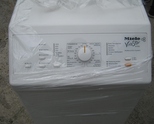 Продавам пералня с горно зареждане в Miele NOVOTRONIC W100 ПЧЕЛНАТА ПИТА клас А , 1200 оборота