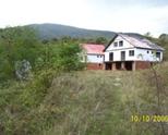 сграда 180кв.м с парцел 11000кв.м