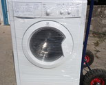 Продавам пералня със сушилна INDESIT 6+5