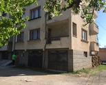 Продава се четиристаен апартамен 120,46 кв.м,таванско помещение 35,41 кв.м, гараж 20,44 кв.м и мазе 