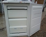 Продавам малък фризер марка ZANUSSI икономичен клас А 