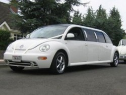 Удължиха Volkswagen Beetle като лимузина