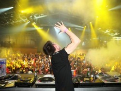 Hard Love - най-доброто мощно и безпощадно техно