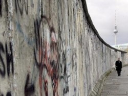 Преди 18 години падна Берлинската стена
