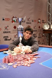 20-годишен студент е новият покер шампион на България